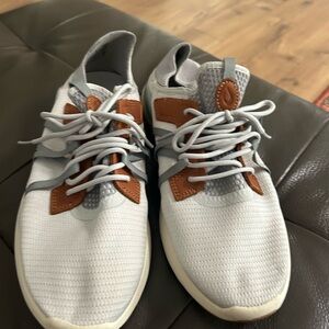 OluKai Men's Sneakers in Light Gray and Tan